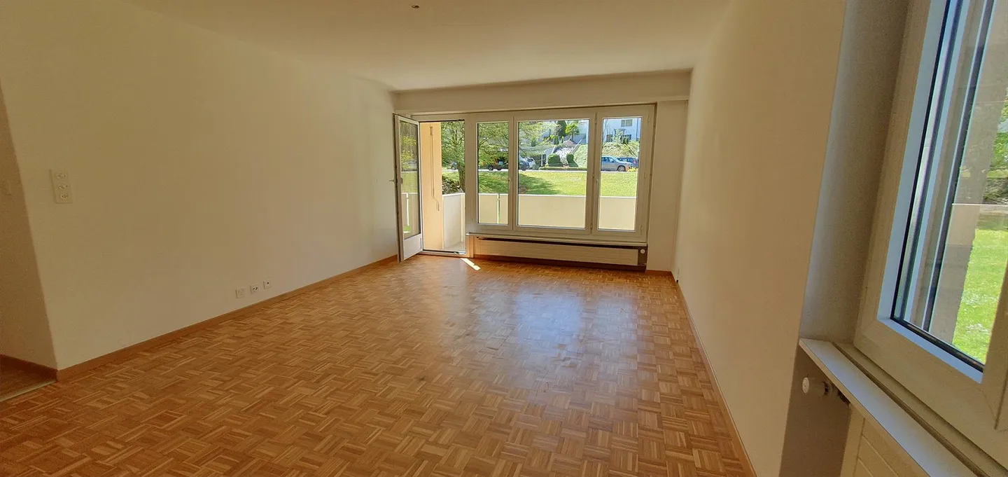 Vivere temporaneamente con vista sul verde a Spreitenbach! - Foto 2 di 7