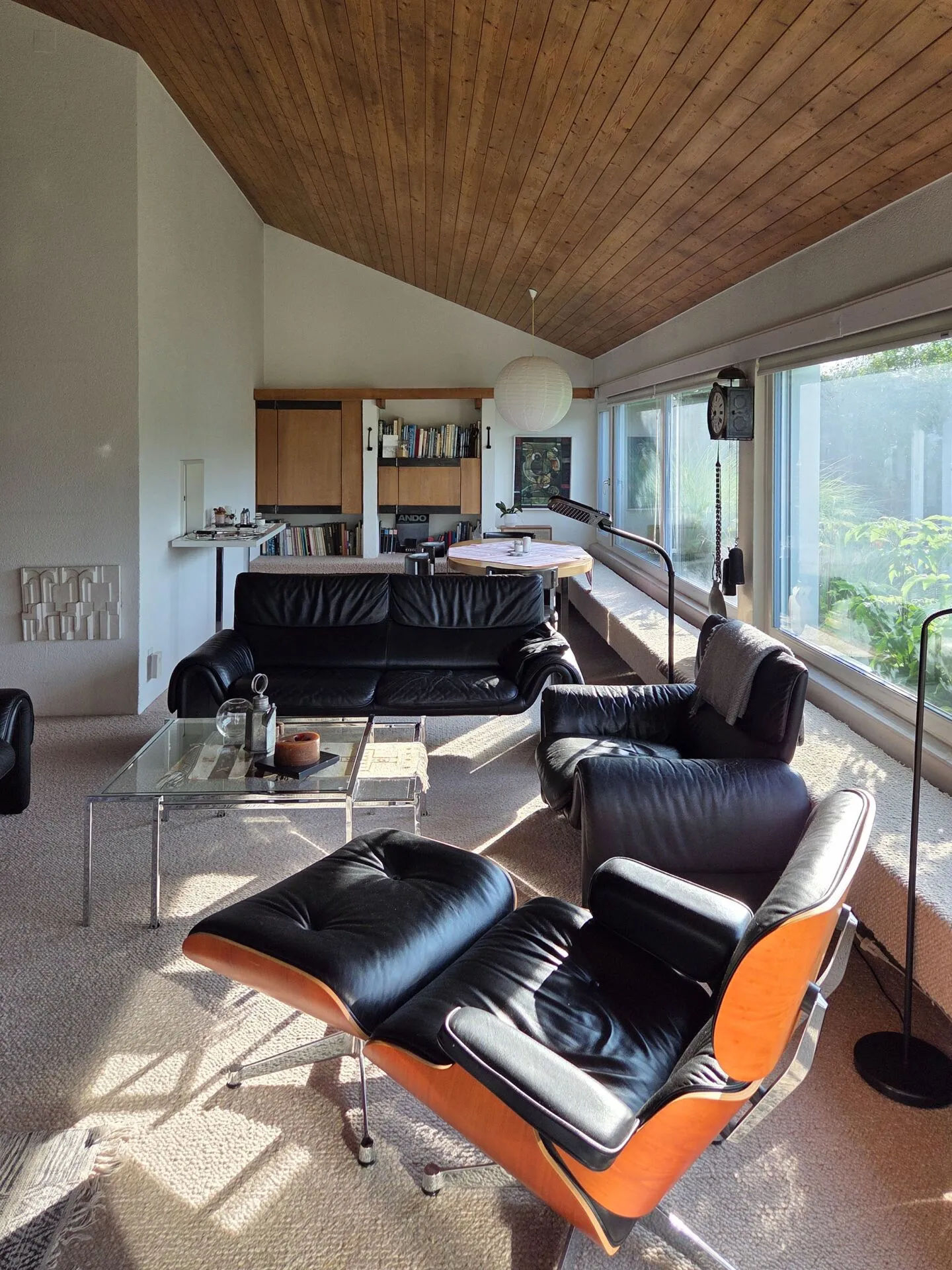 Spacious Living in a Sunny Location - Photo 5 of 28