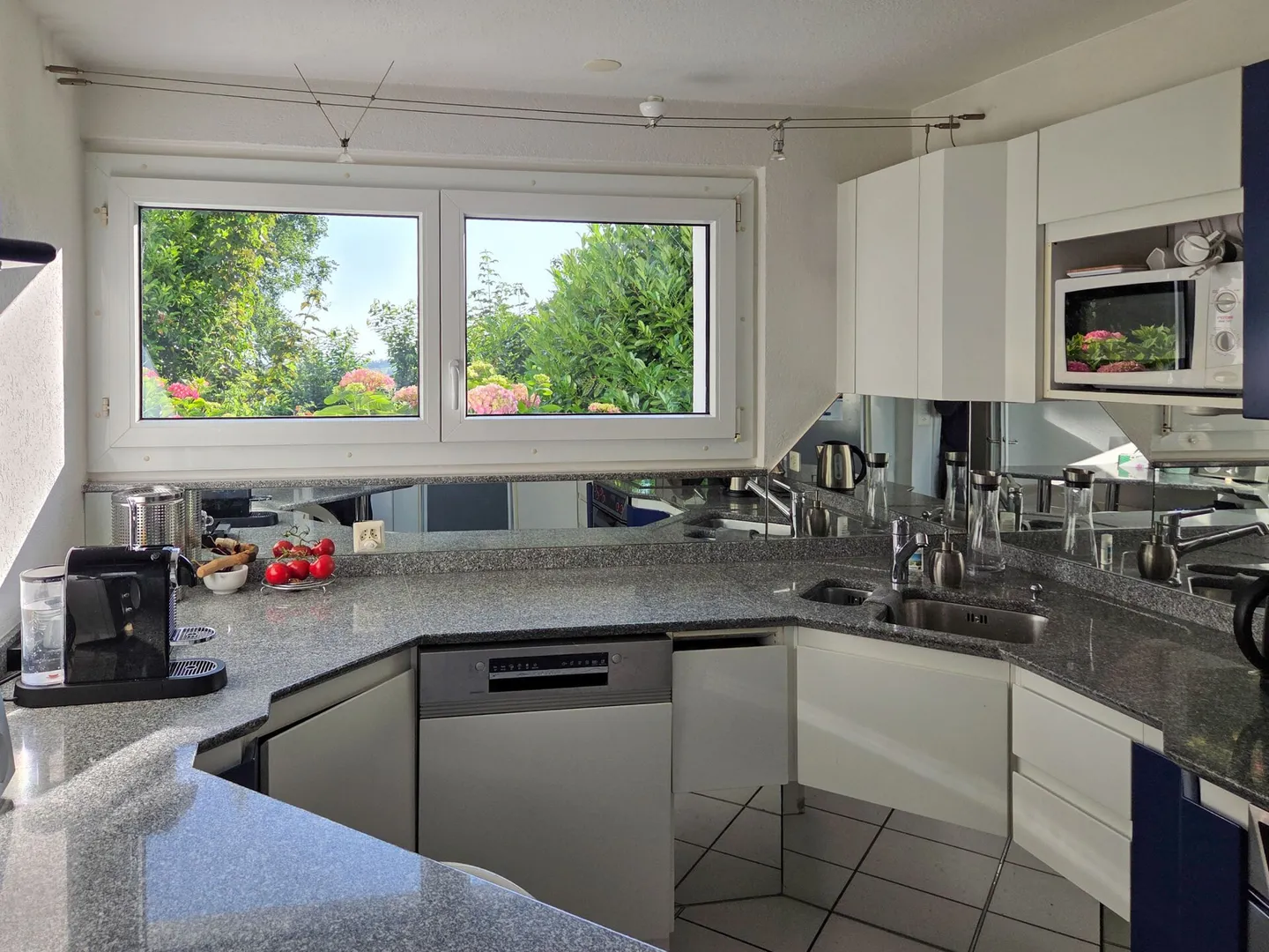 Spacious Living in a Sunny Location - Photo 6 of 28