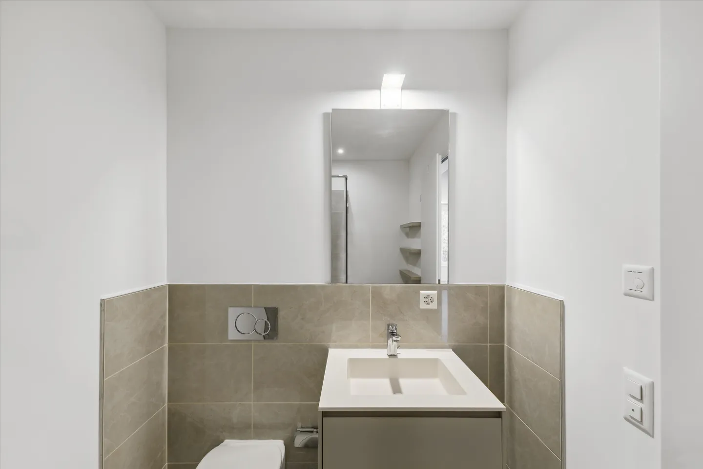 Modern in the city center - Photo 7 of 11