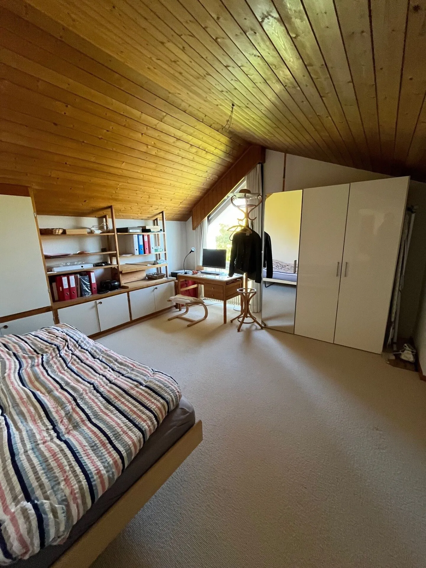 Spacious Living in a Sunny Location - Photo 11 of 28