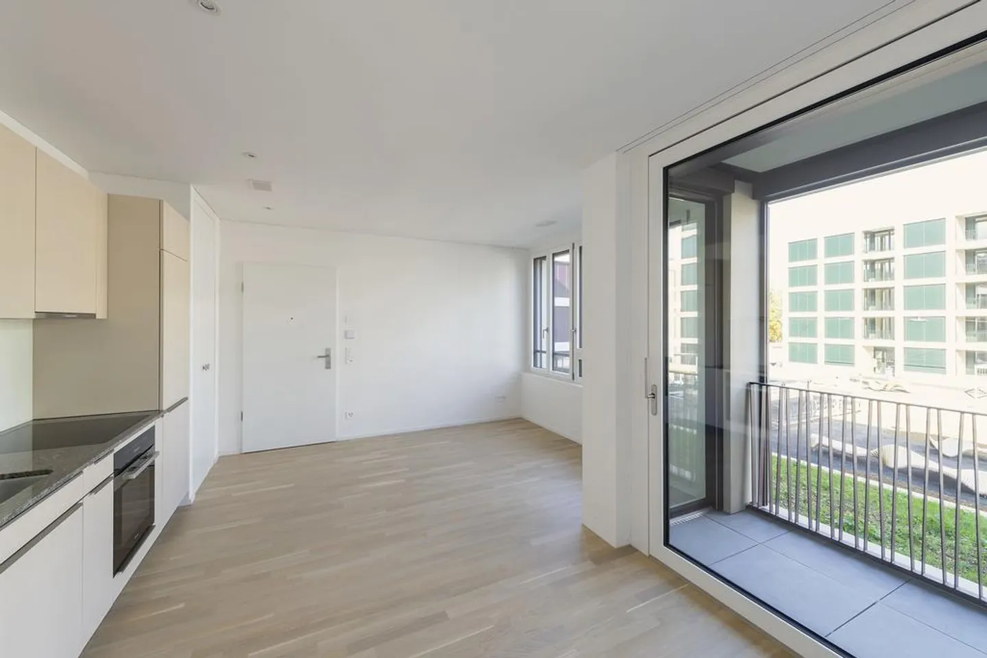 Modern 2.5 Room Apartment - Photo 2 of 5