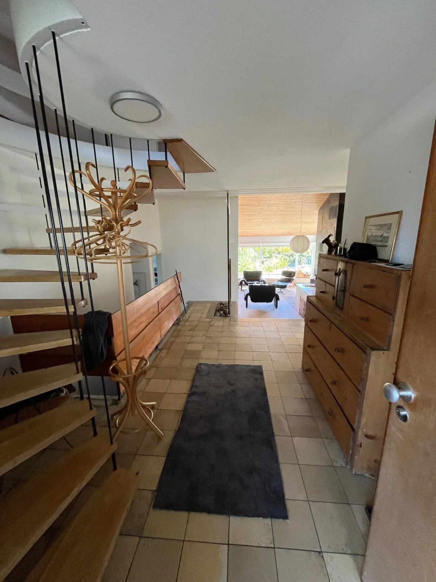 Spacious Living in a Sunny Location - Photo 15 of 28