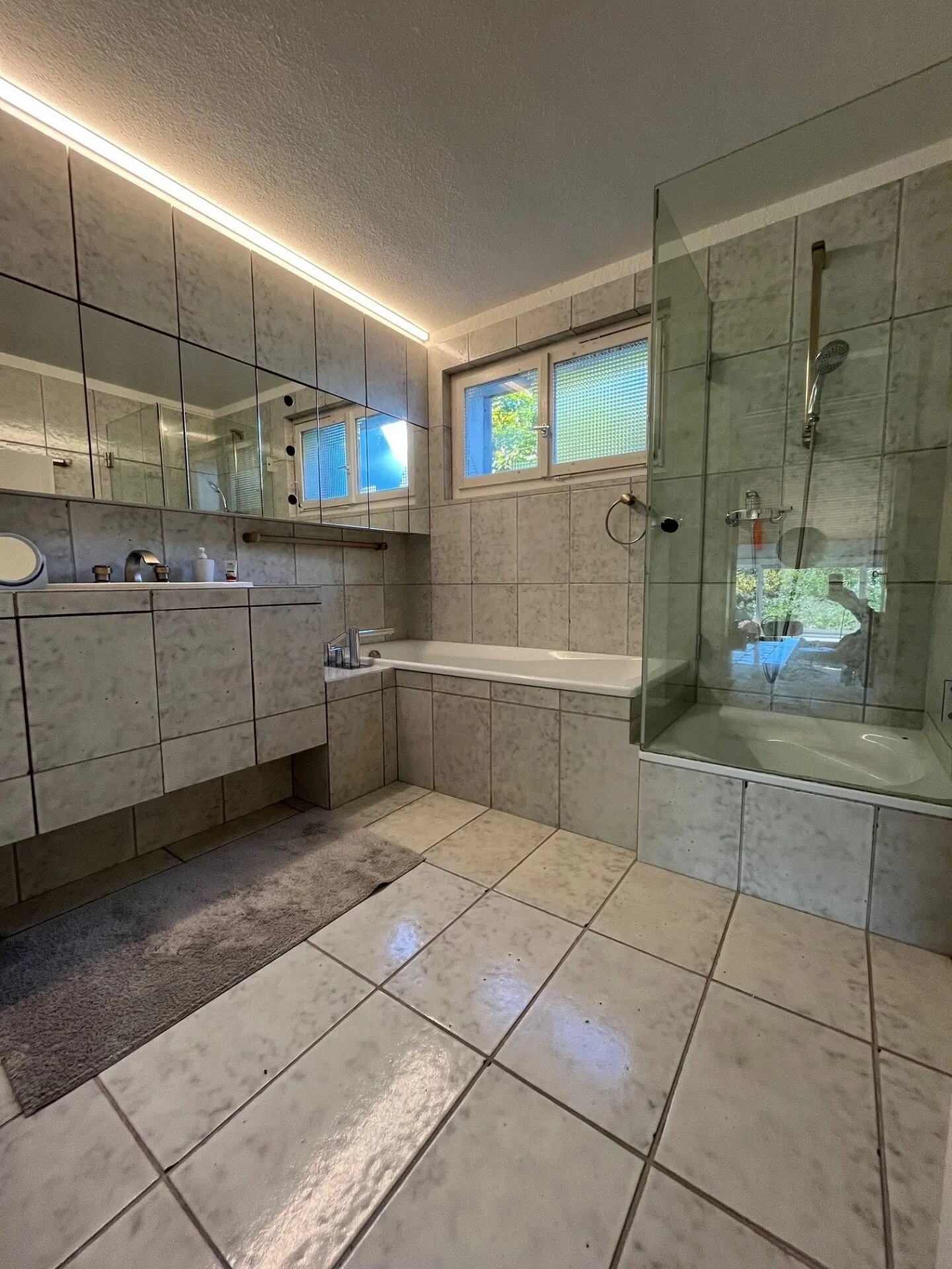 Spacious Living in a Sunny Location - Photo 16 of 28