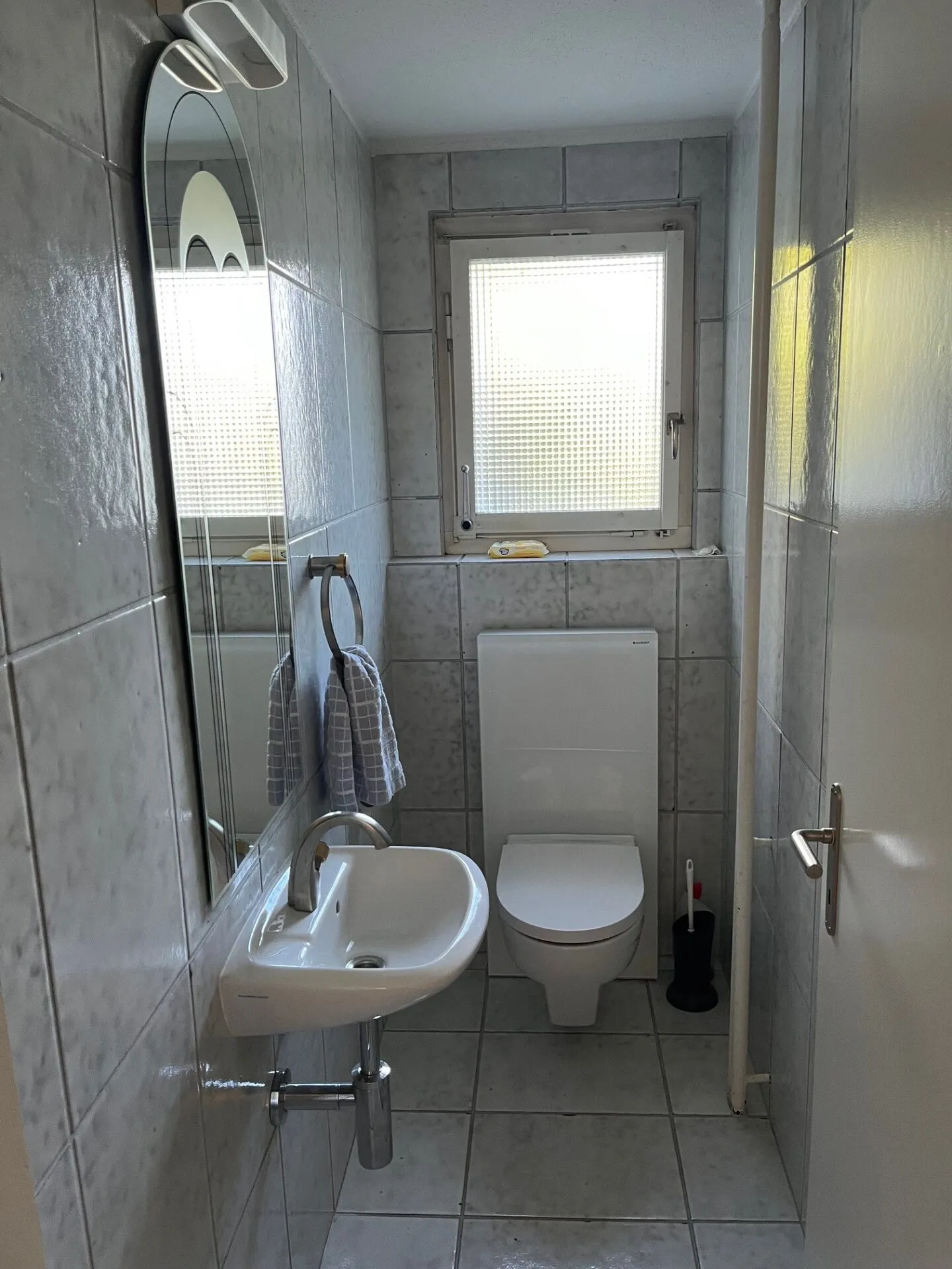 Spacious Living in a Sunny Location - Photo 17 of 28