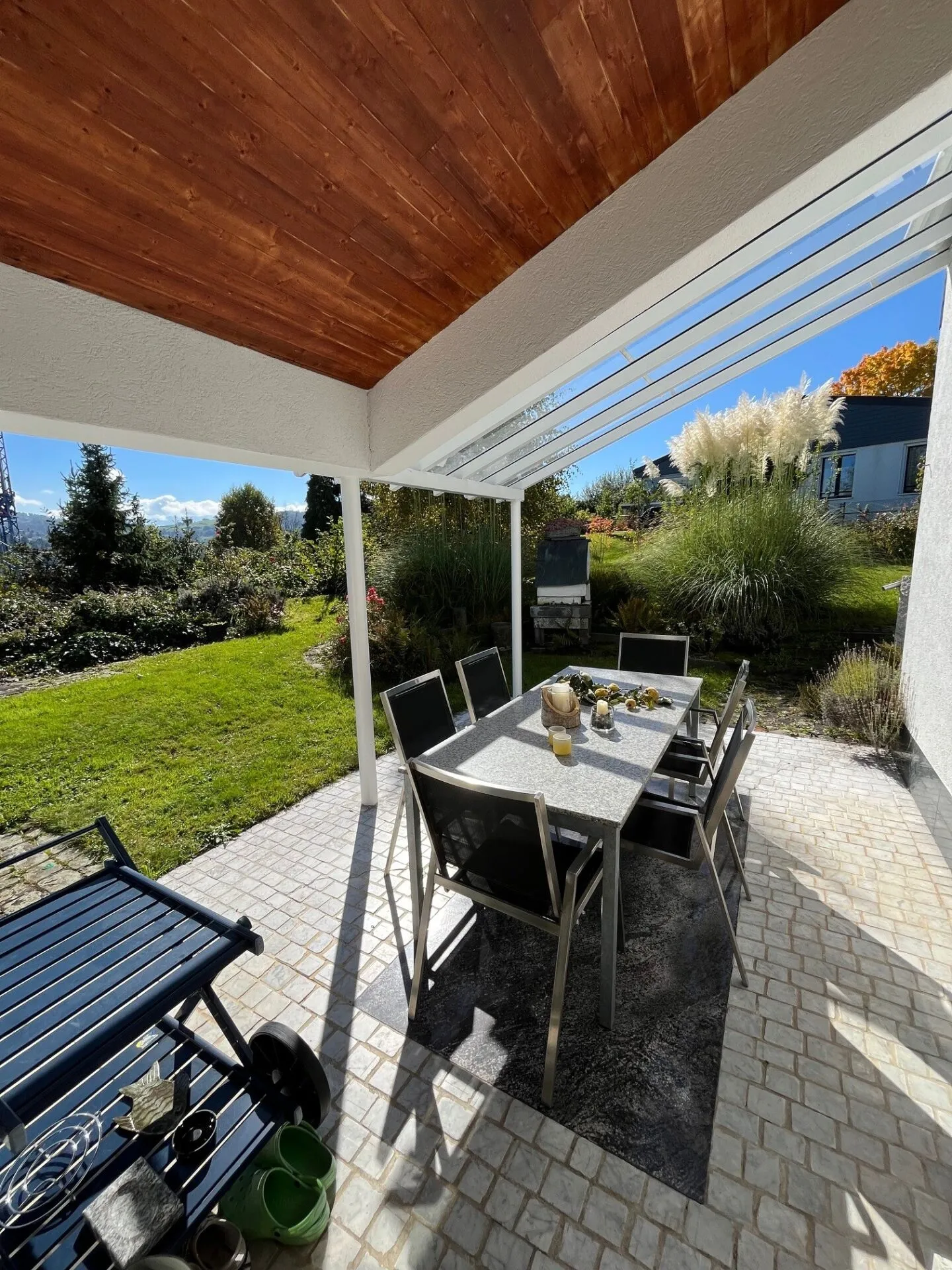 Spacious Living in a Sunny Location - Photo 20 of 28