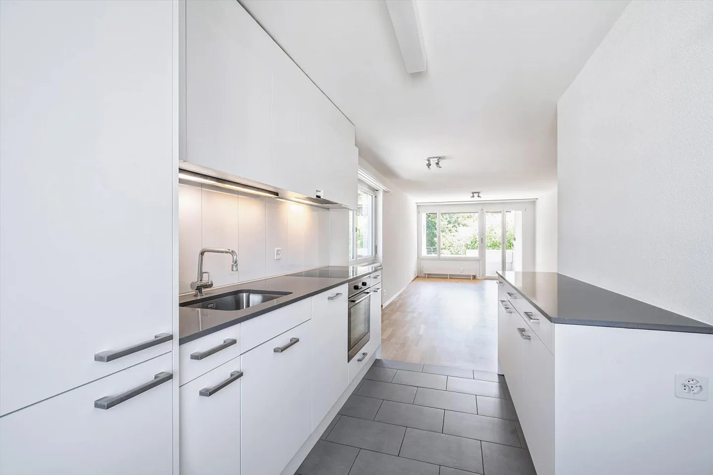 Modernes Apartment am Waldrand - Foto 3 von 10