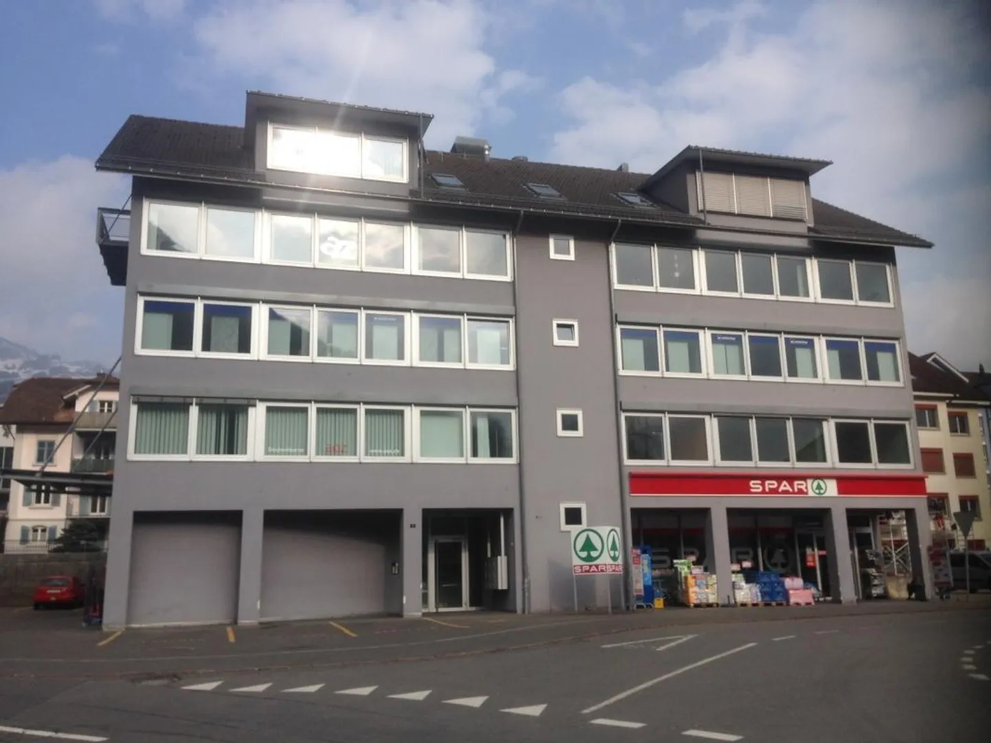 Bureau ou espace de pratique dans un emplacement très central - Photo 1 sur 4