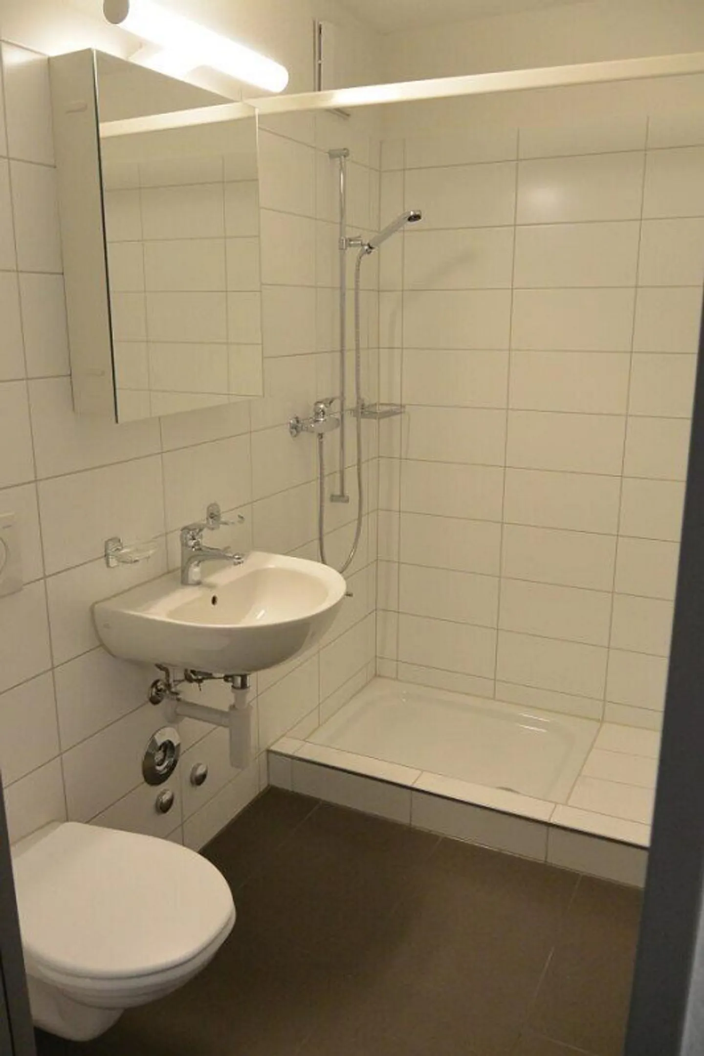Appartement moderne de 3,5 pièces dans un emplacement central - Photo 7 sur 12