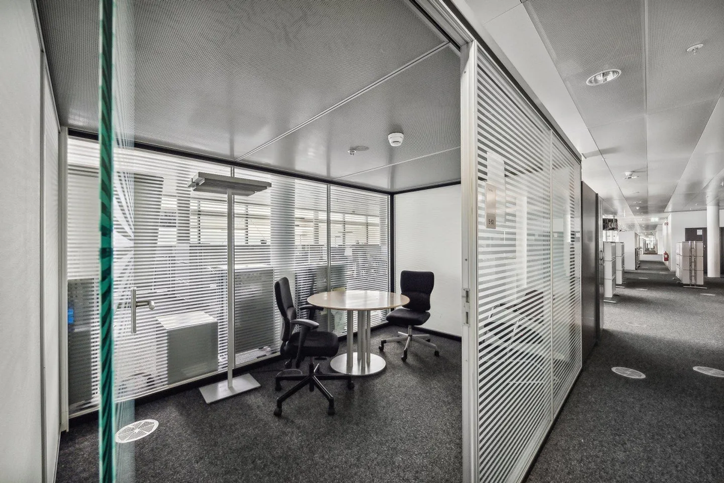 Espaces de bureau attrayants à la gare de Horgen Oberdorf - Photo 9 sur 13