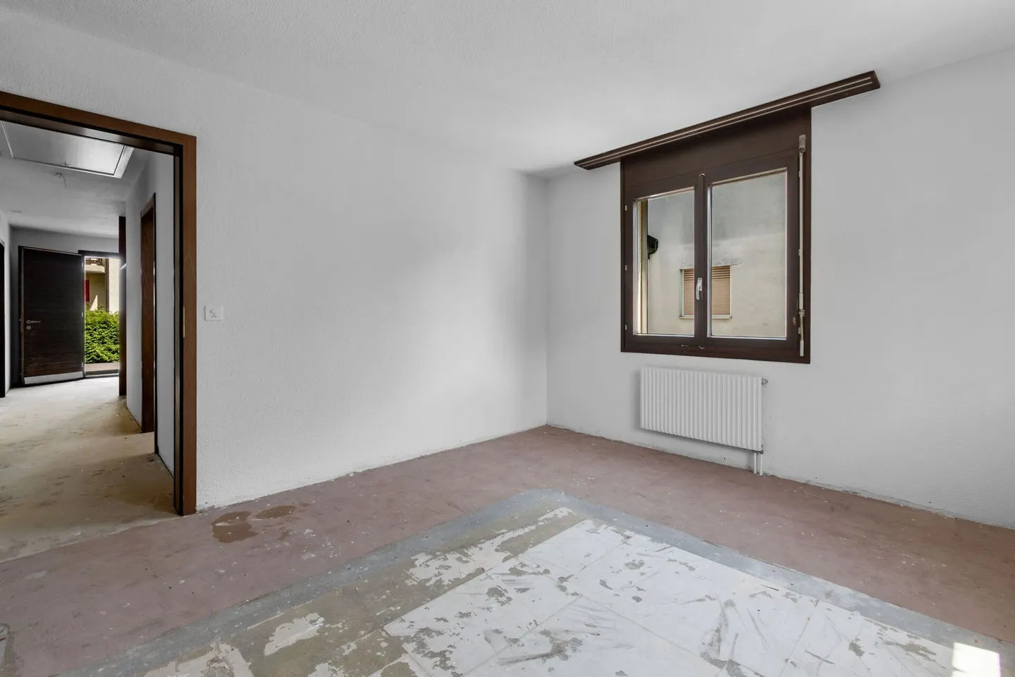 A classic in need of renewal seeks new residents! - Photo 6 of 14