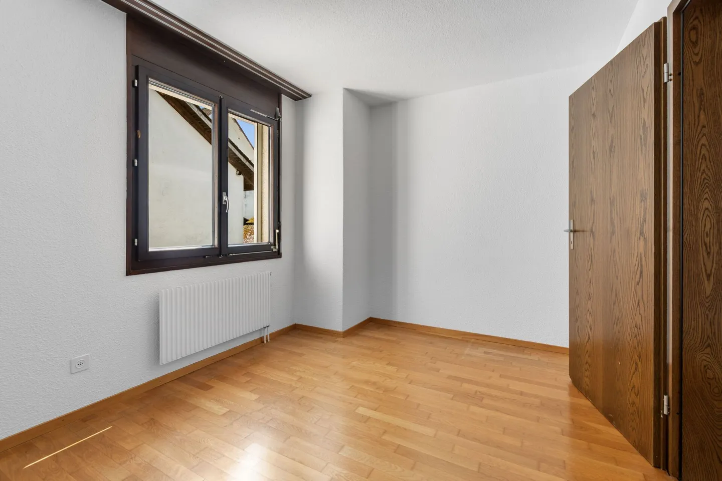 A classic in need of renewal seeks new residents! - Photo 7 of 14
