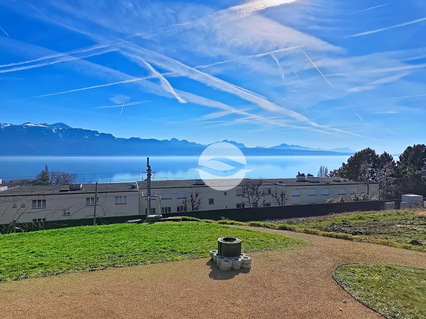 Appartement d'exception avec vue sur le lac - Photo 2 sur 11