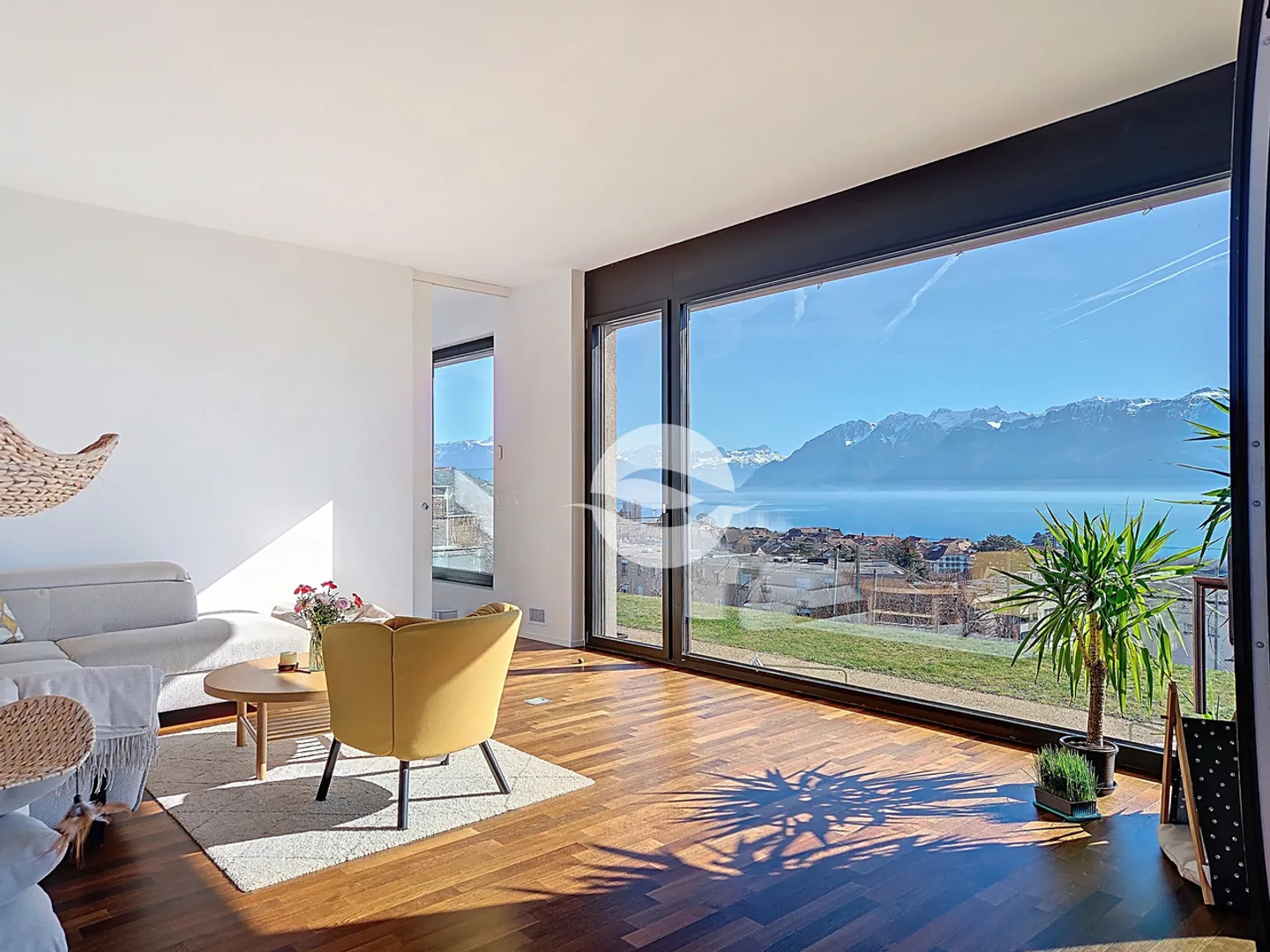 Appartement d'exception avec vue sur le lac - Photo 3 sur 11