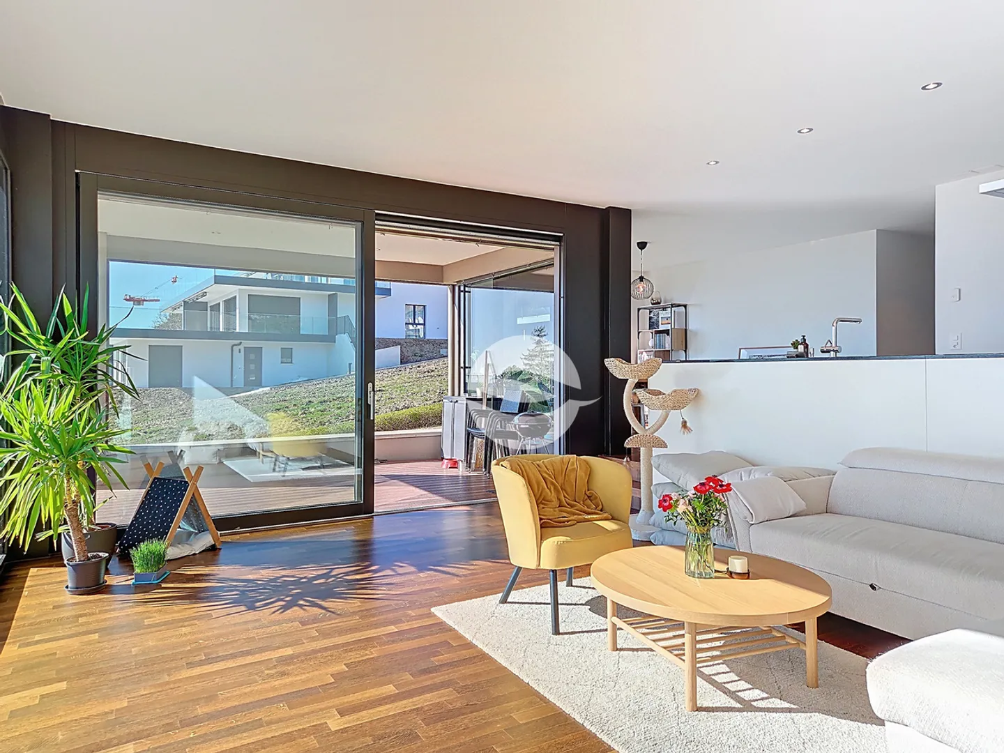 Appartement d'exception avec vue sur le lac - Photo 4 sur 11