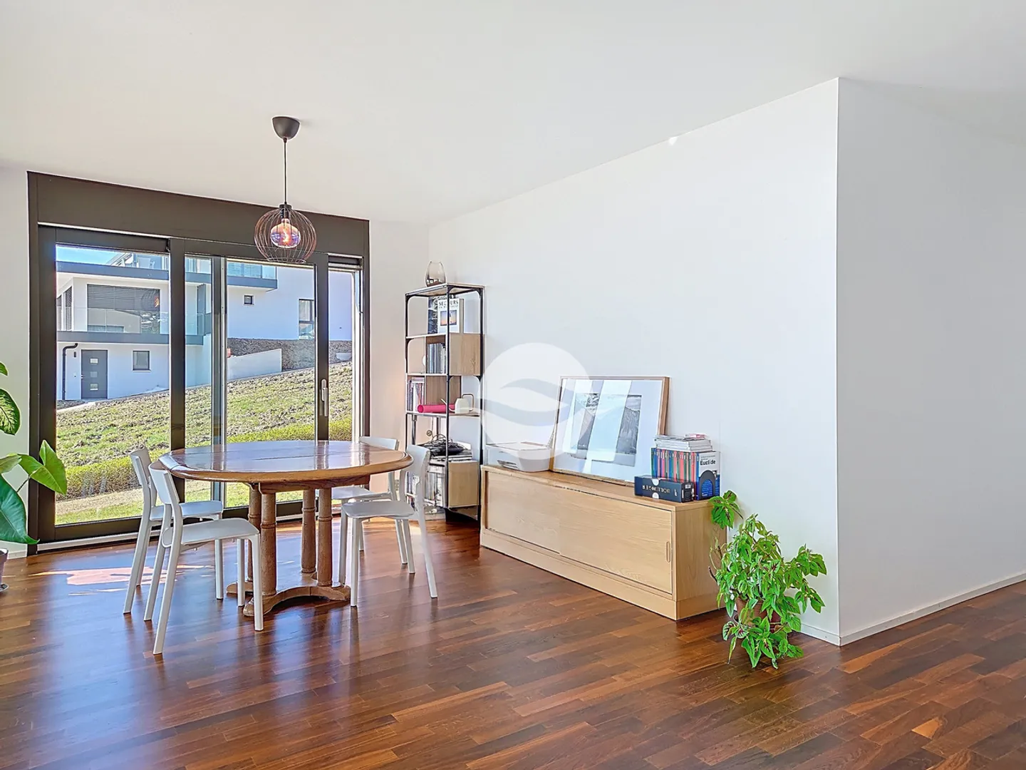 Appartement d'exception avec vue sur le lac - Photo 5 sur 11