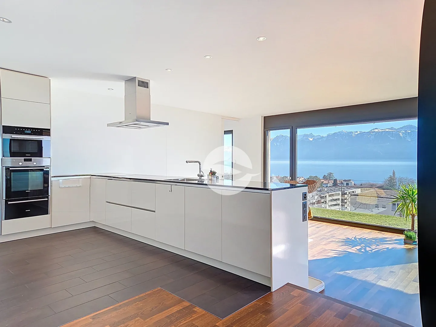 Appartement d'exception avec vue sur le lac - Photo 6 sur 11