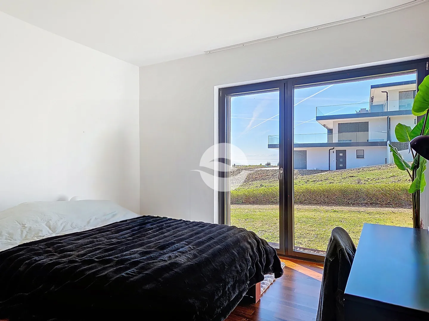 Appartement d'exception avec vue sur le lac - Photo 7 sur 11