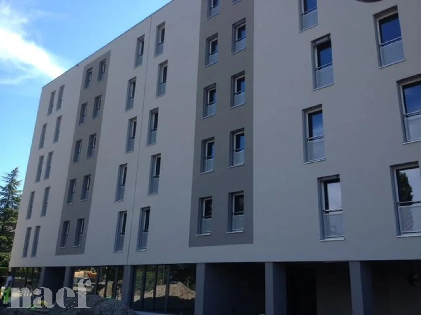 5-room apartment - Photo 1 of 8