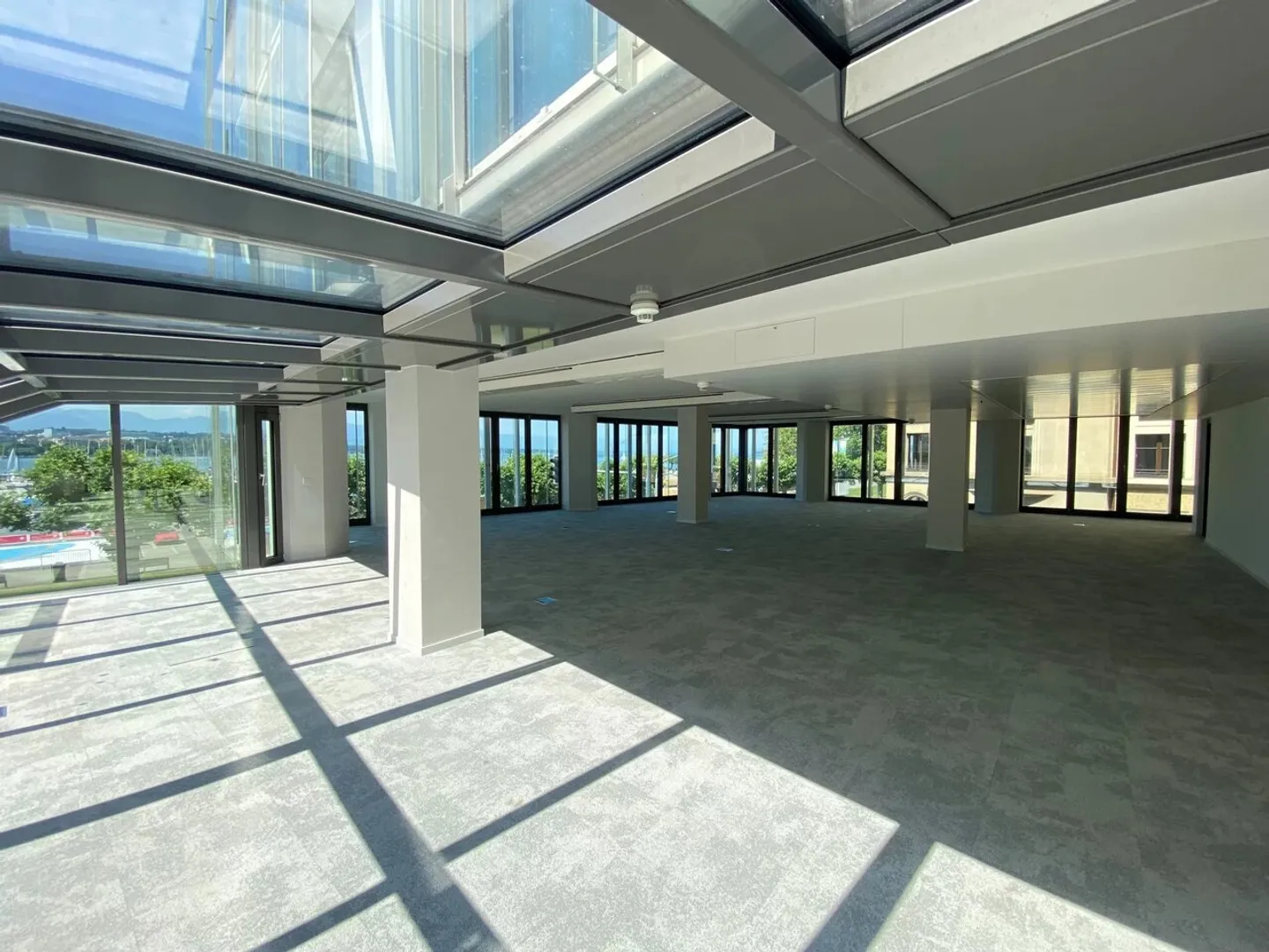 Belle superfici amministrative con vista sul lago - Foto 3 di 10