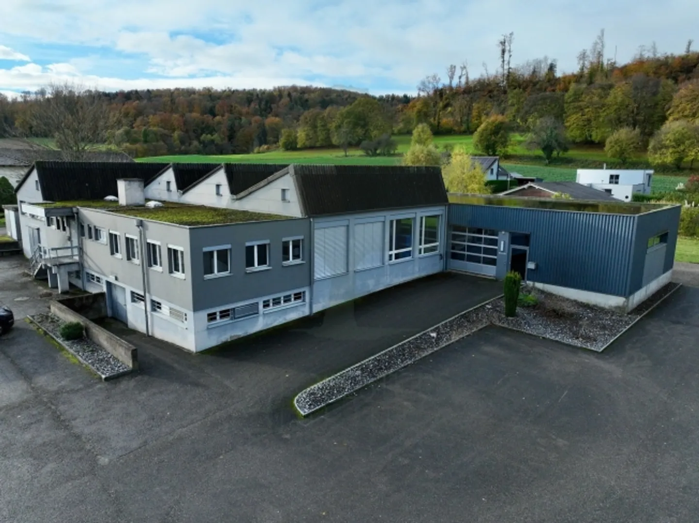 «À vendre – Immeuble industriel et commercial à Courtemaîche» - Photo 1 sur 20