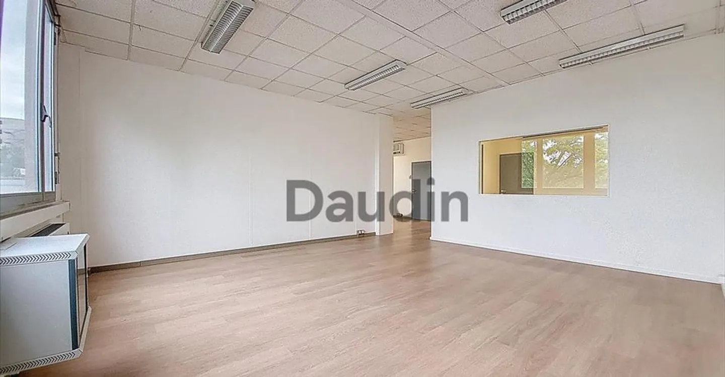 Bureau à louer - Photo 2 sur 7