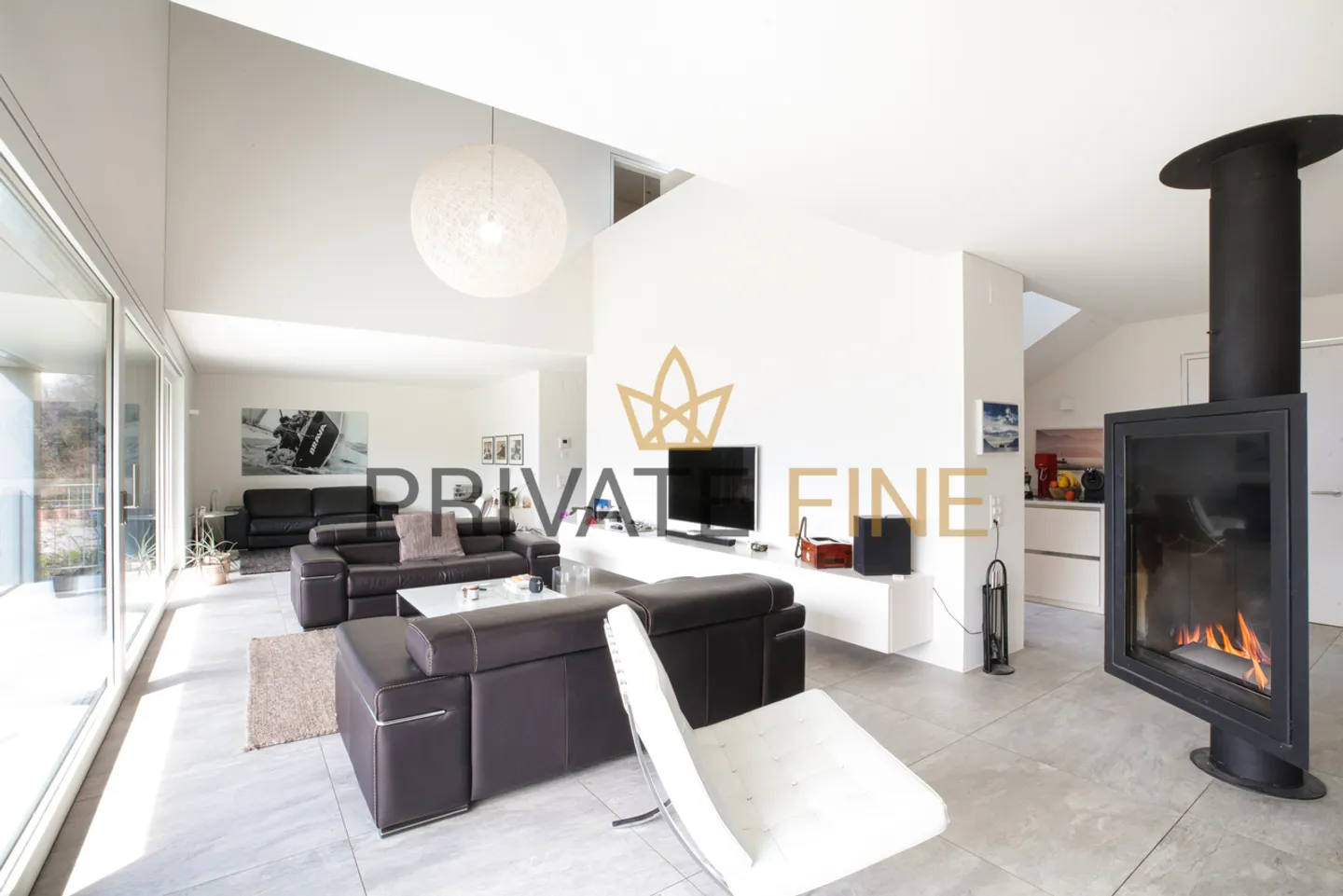 Moderne Villa mit rustikalem Charme - Foto 4 von 8