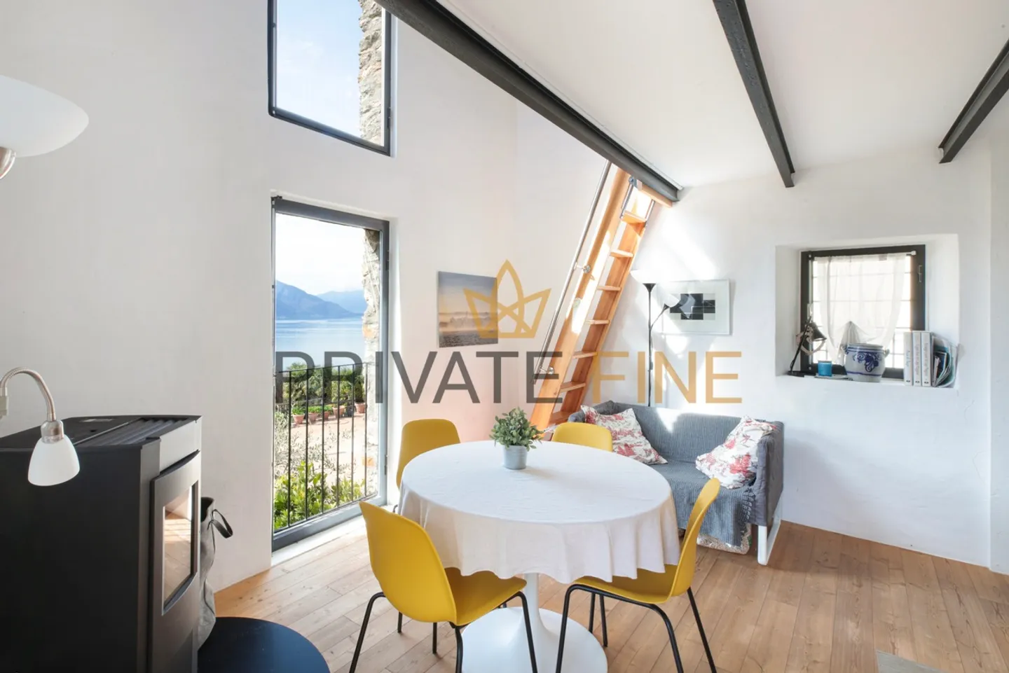 Moderne Villa mit rustikalem Charme - Foto 8 von 8
