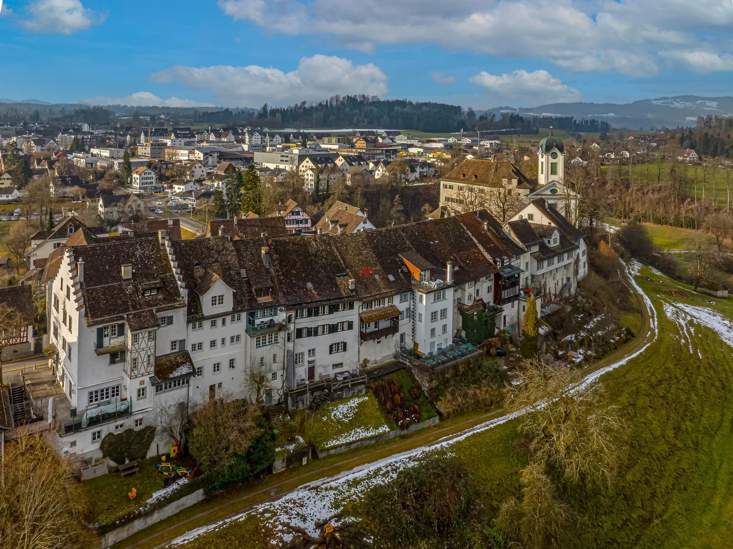Charmante maison Stedtli à Grüningen - Photo 1 sur 3