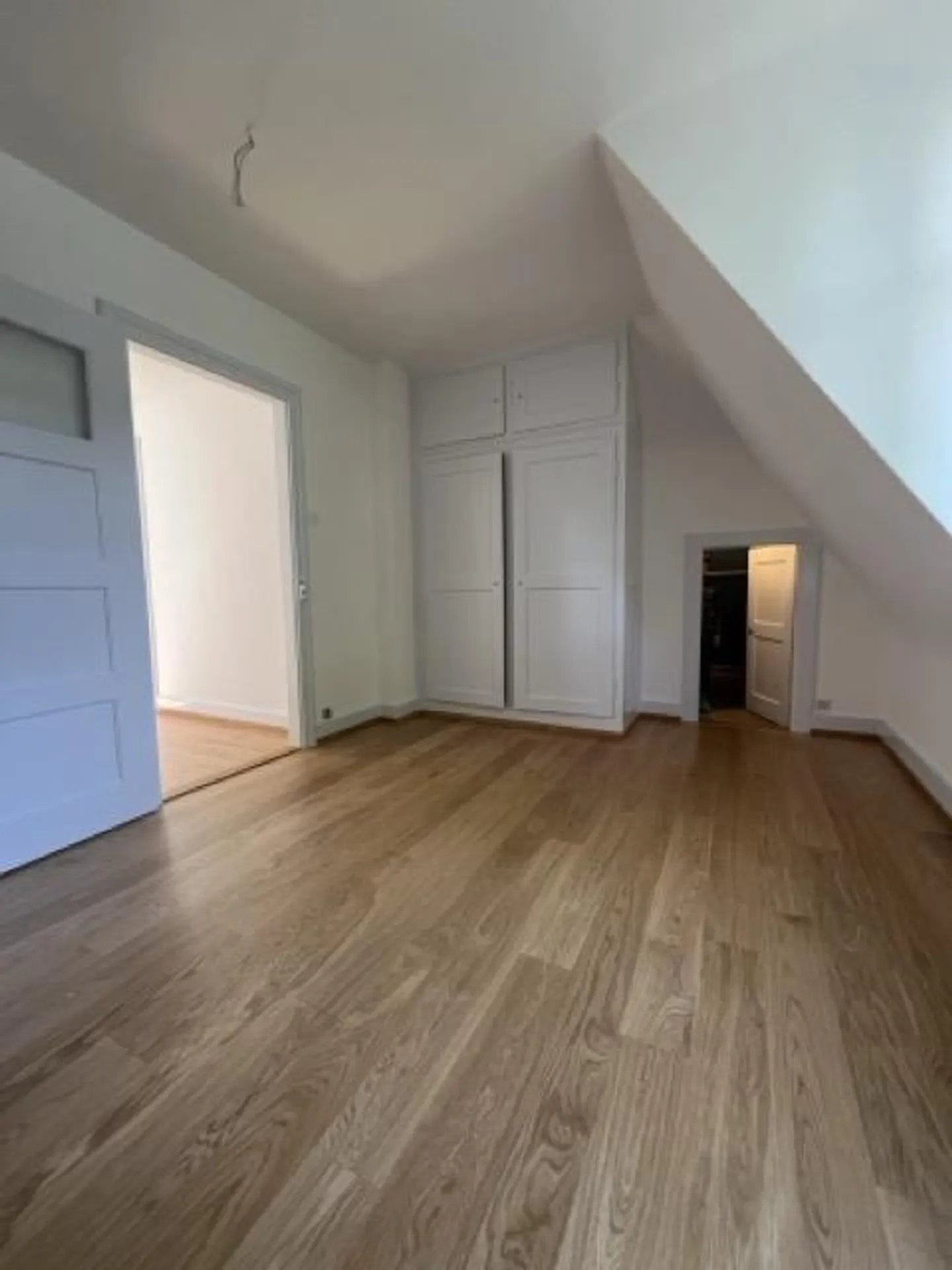 Stylish living under the roof – freshly renovated 2-room apartment with special charm - Photo 10 of 14