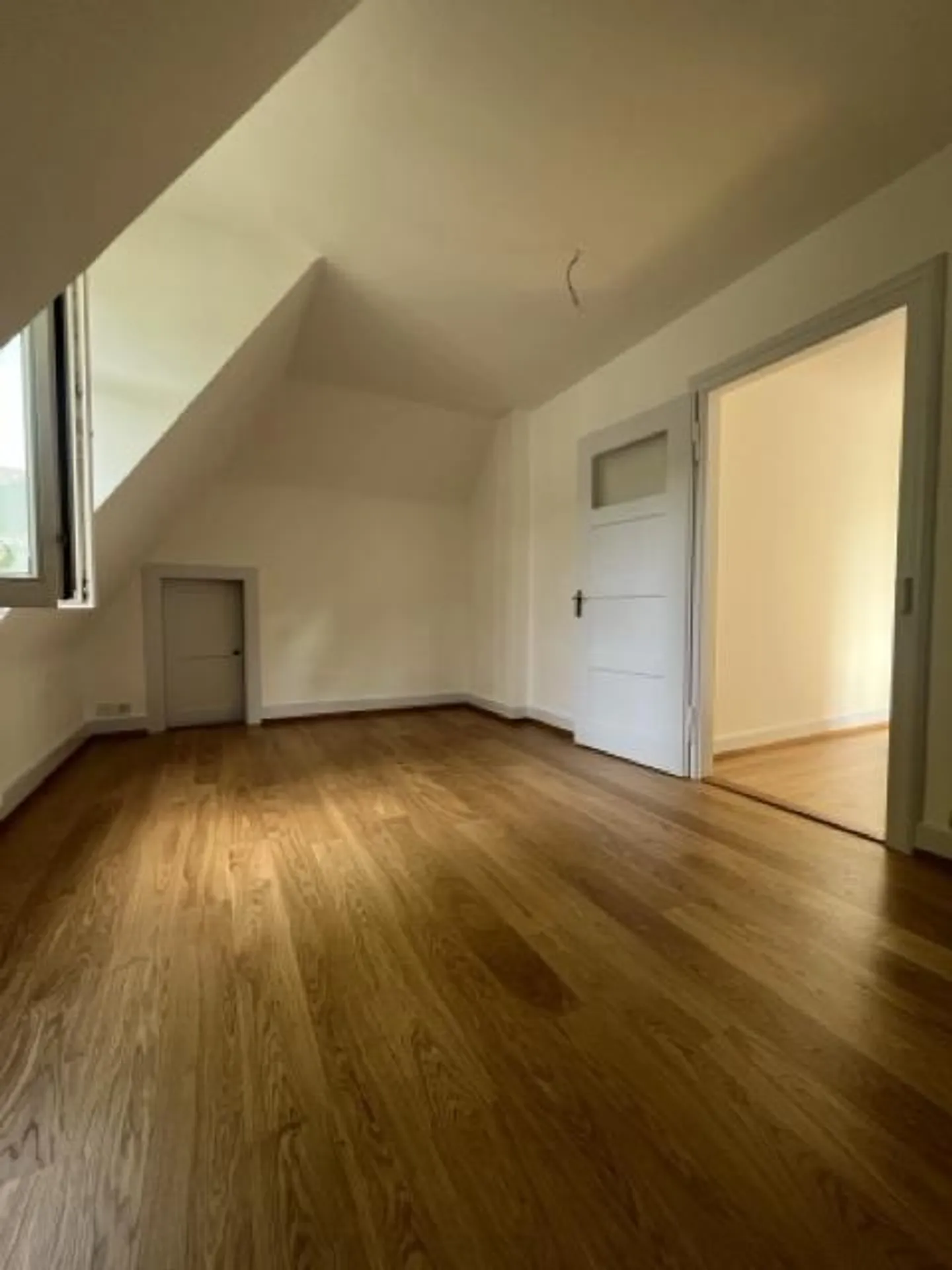 Stylish living under the roof – freshly renovated 2-room apartment with special charm - Photo 11 of 14