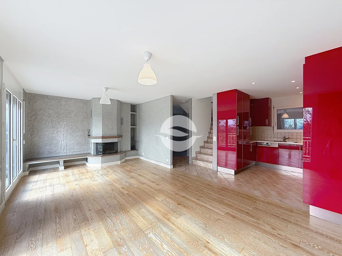 Charming 6-Room Attached House with Garden - Photo 1 of 12