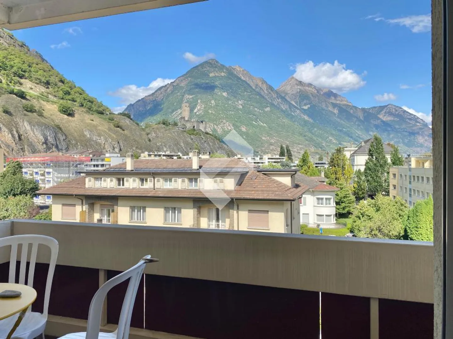Appartamento 4.5 stanze + ufficio nel centro di Martigny - Foto 2 di 13