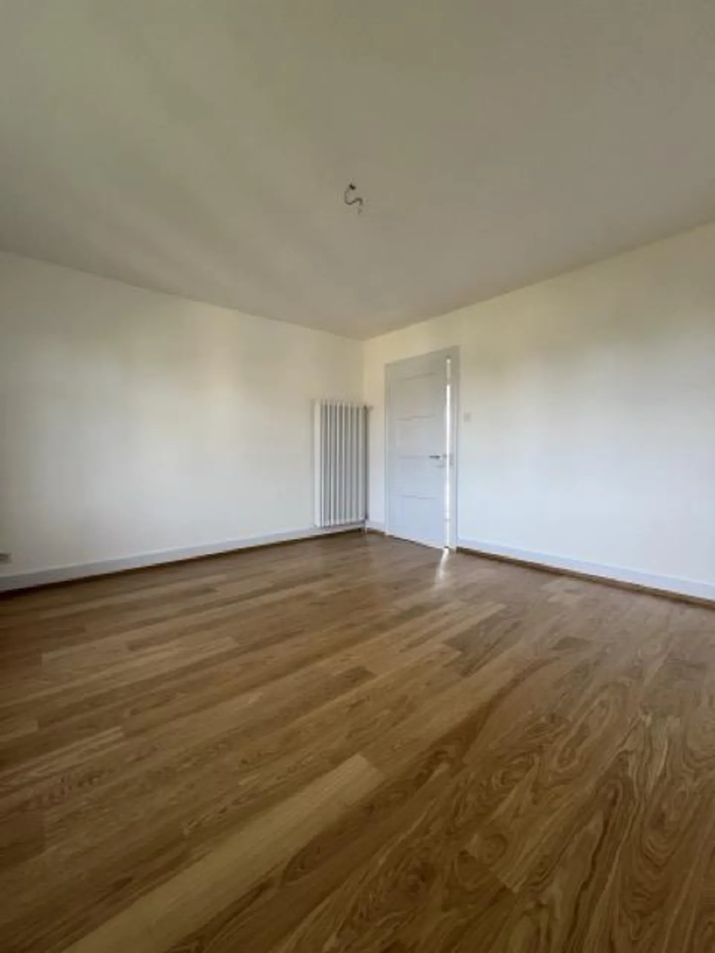 Stylish living under the roof – freshly renovated 2-room apartment with special charm - Photo 12 of 14