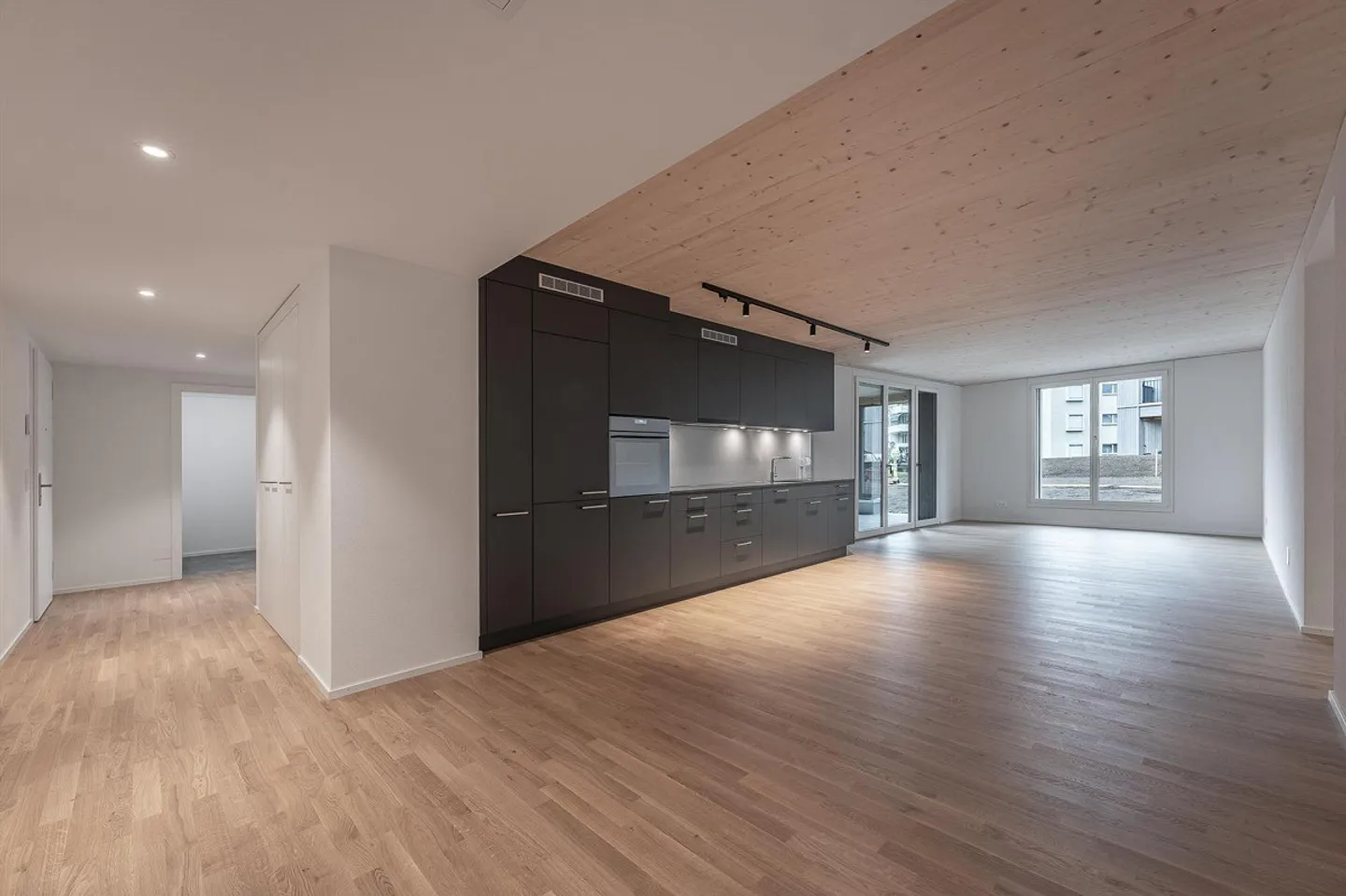 5.5 Room Apartment in Uster - Photo 1 of 9