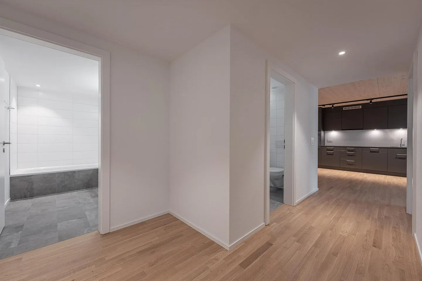 5.5 Room Apartment in Uster - Photo 2 of 9