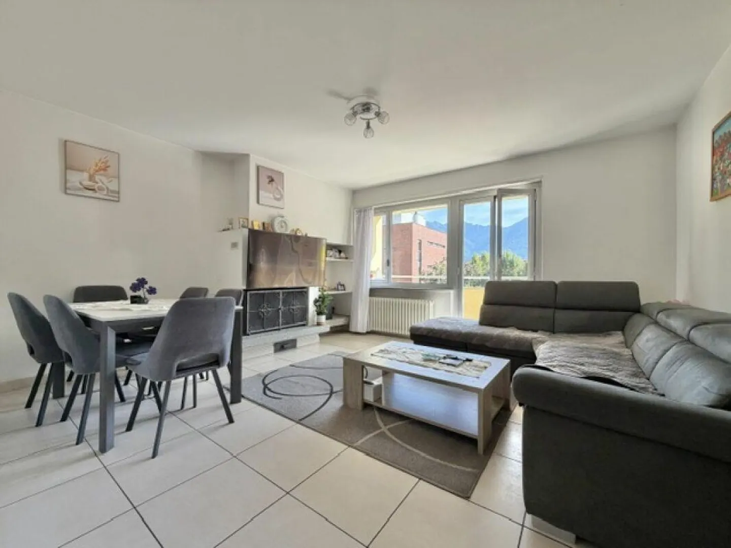 ZU VERKAUFEN IM ZENTRUM MINUSIO - 4.5 Zimmerwohnung auf der 1. Etage - Foto 1 di 15
