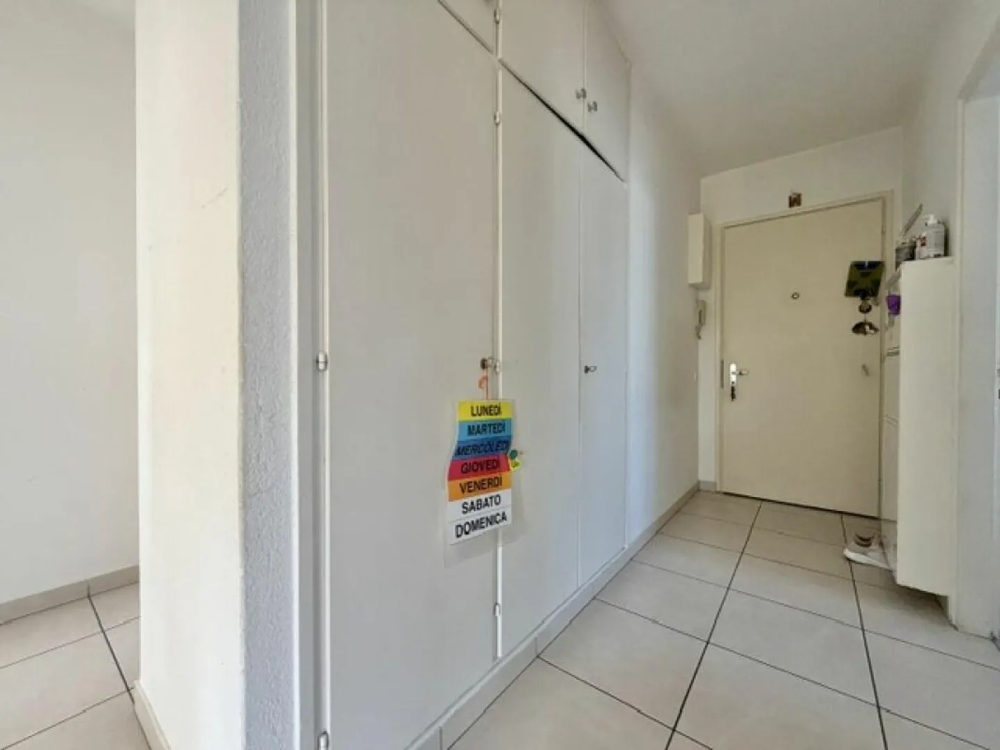 ZU VERKAUFEN IM ZENTRUM MINUSIO - 4.5 Zimmerwohnung auf der 1. Etage - Foto 10 di 15
