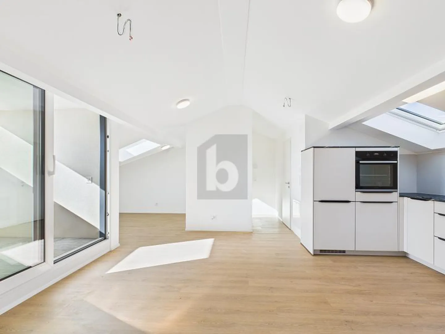 Penthouse for rent - Photo 2 of 6