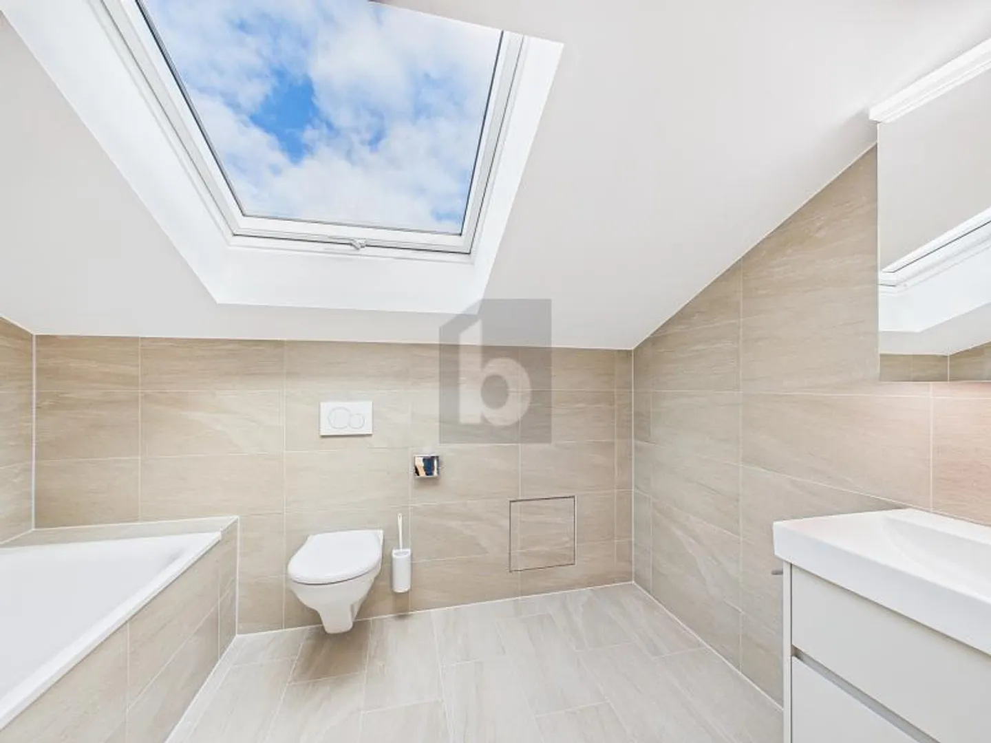 Penthouse for rent - Photo 4 of 6