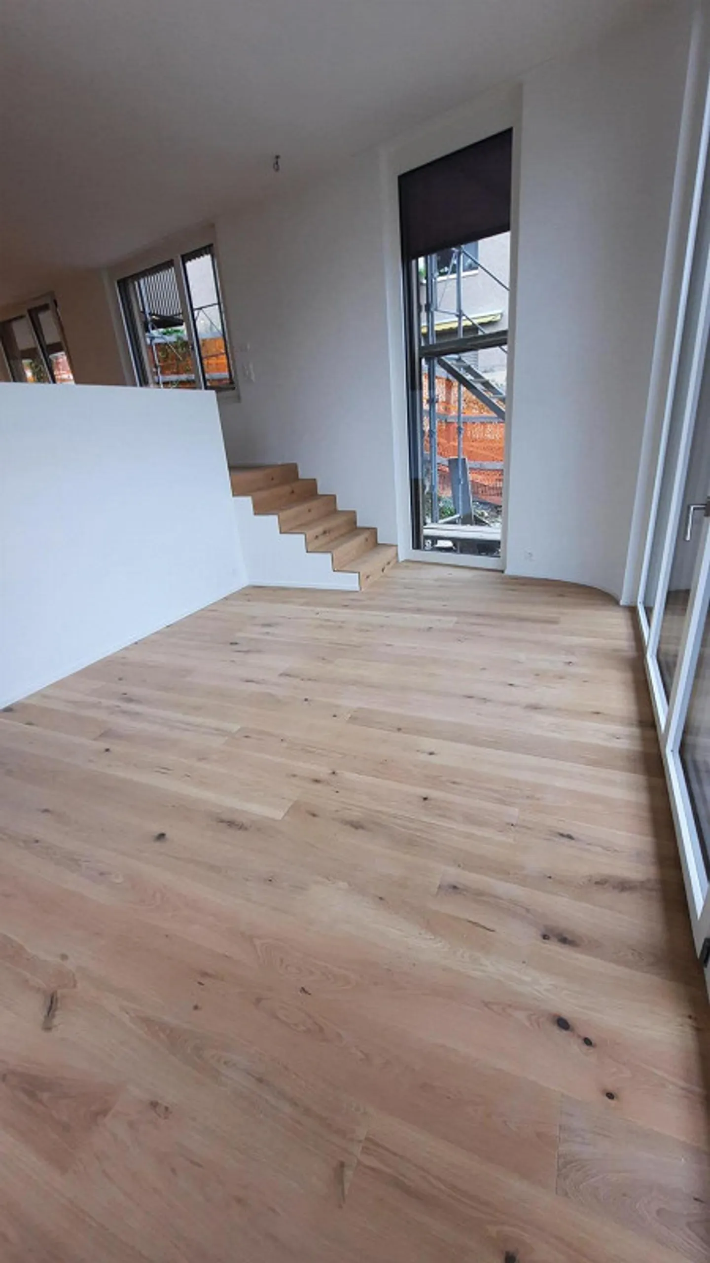 Moderno appartamento di 5 stanze con area giardino di 160 m2 - Foto 10 di 14