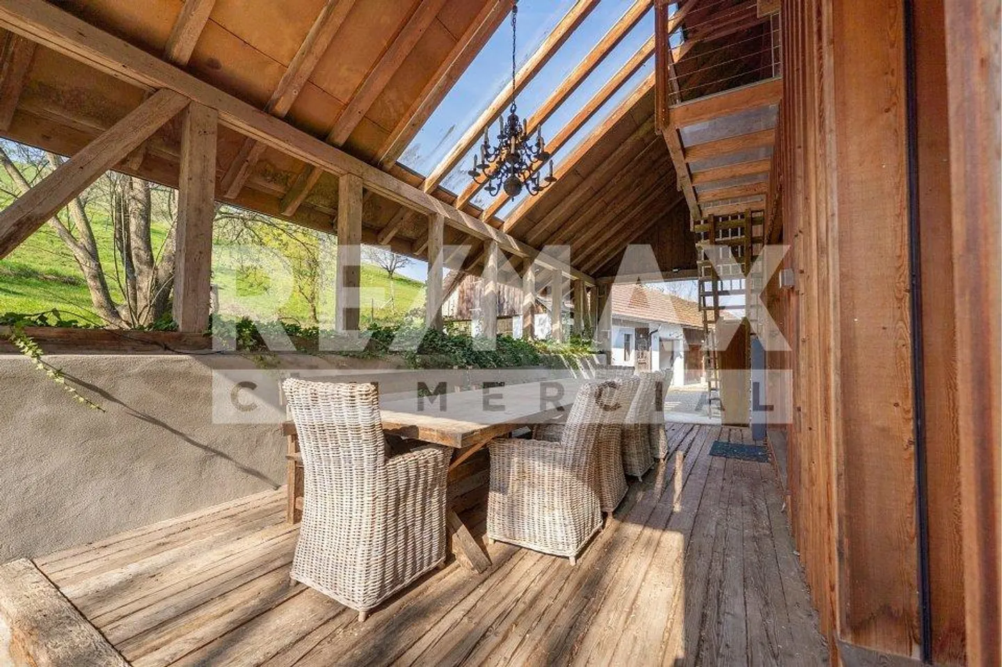 Unique estate with plenty of space and views - Photo 6 of 10