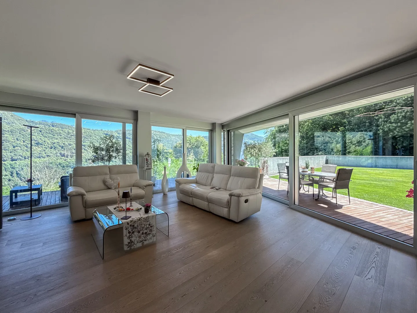 Apartment with Garden in Montagnola - Photo 3 of 12