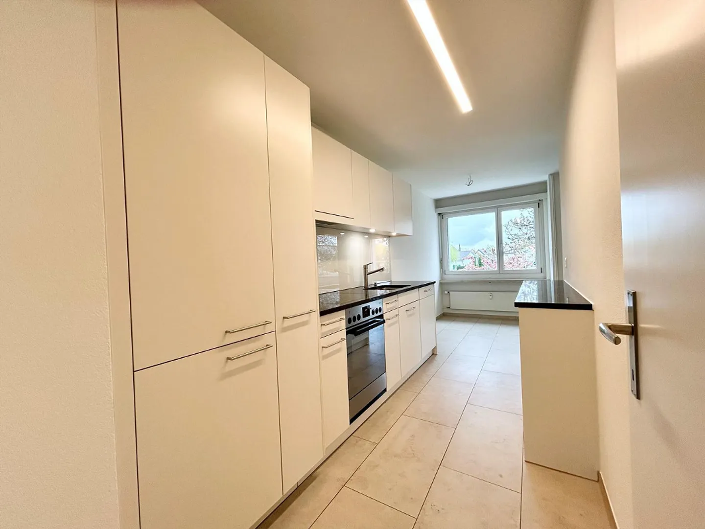 Frisch sanierte 4.5-Zimmerwohnung 104m2 zu vermieten - Foto 2 di 8