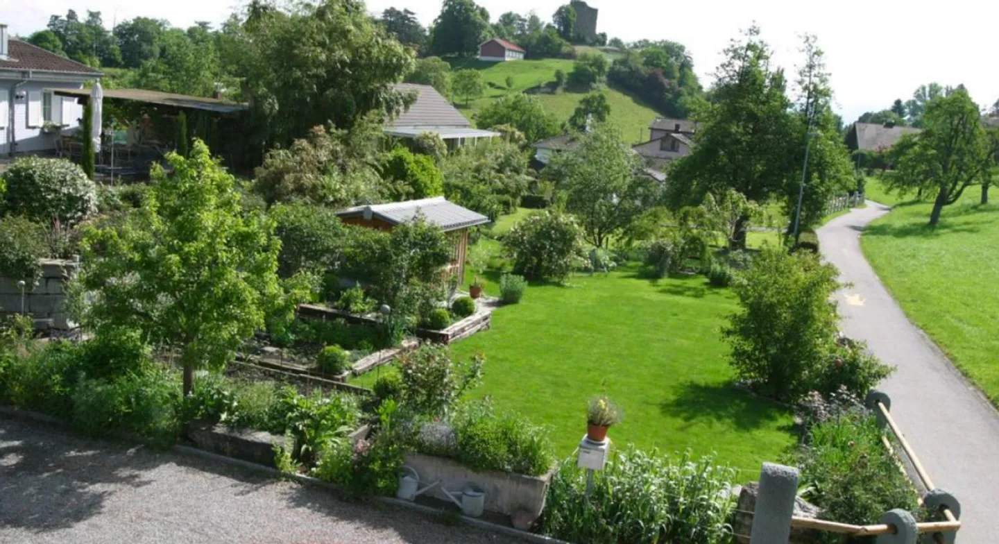 Einfamilienhaus mit Seesicht und Traumgarten (befristete Mietdauer ... - Foto 2 von 21