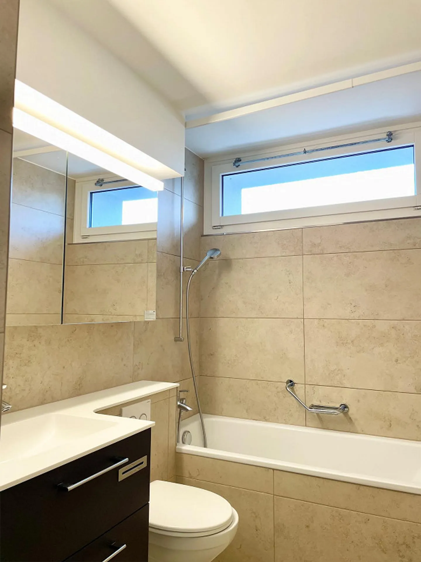 Frisch sanierte 4.5-Zimmerwohnung 104m2 zu vermieten - Foto 5 di 8