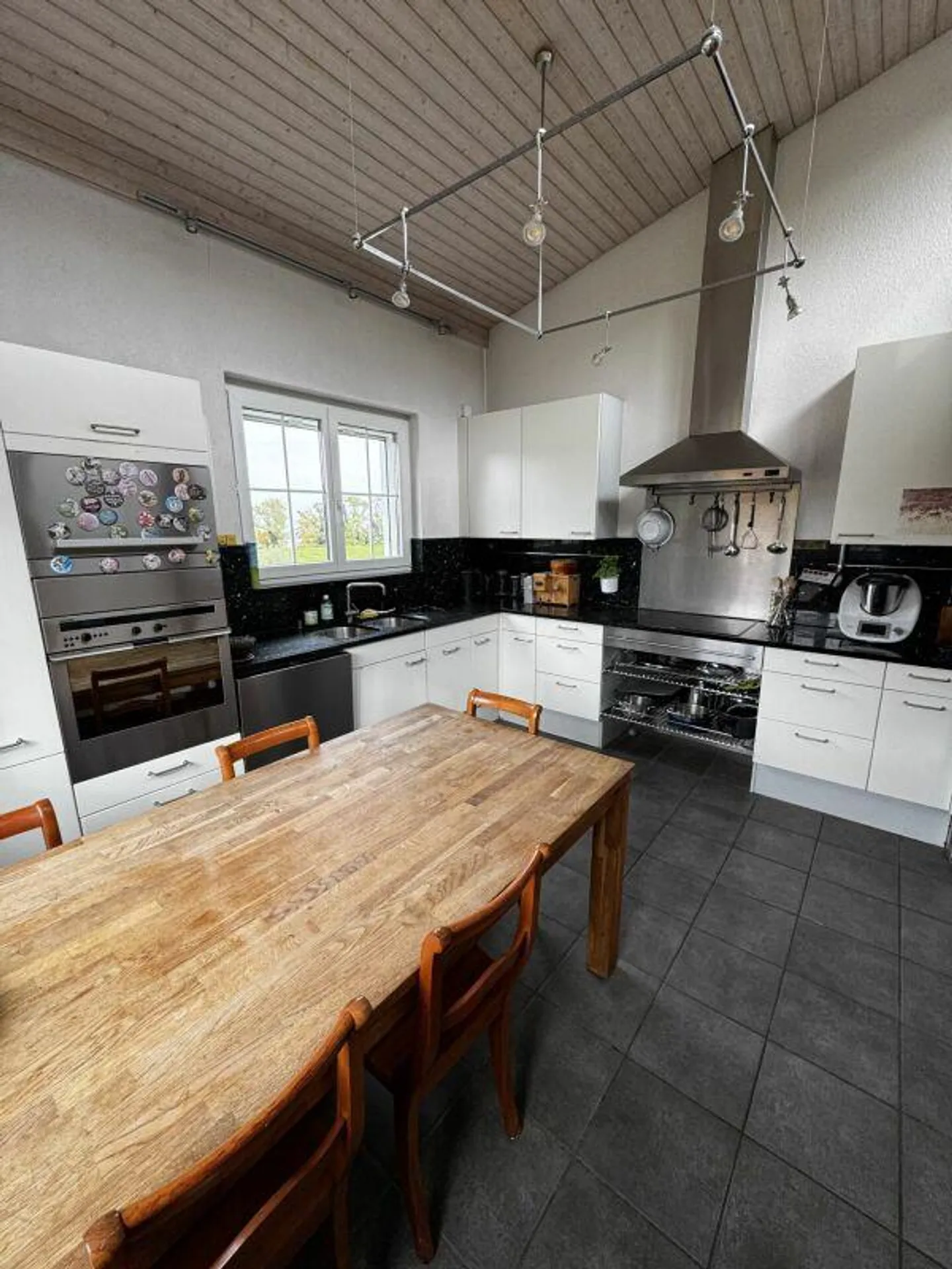 Einfamilienhaus mit Seesicht und Traumgarten (befristete Mietdauer ... - Foto 5 von 21