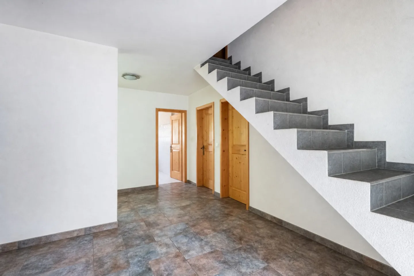 Casa unifamiliare di 6,5 stanze con molteplici possibilità - Foto 6 di 16