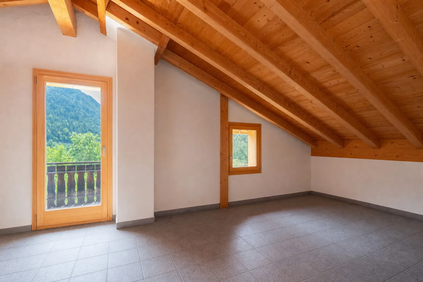 Casa unifamiliare di 6,5 stanze con molteplici possibilità - Foto 7 di 16