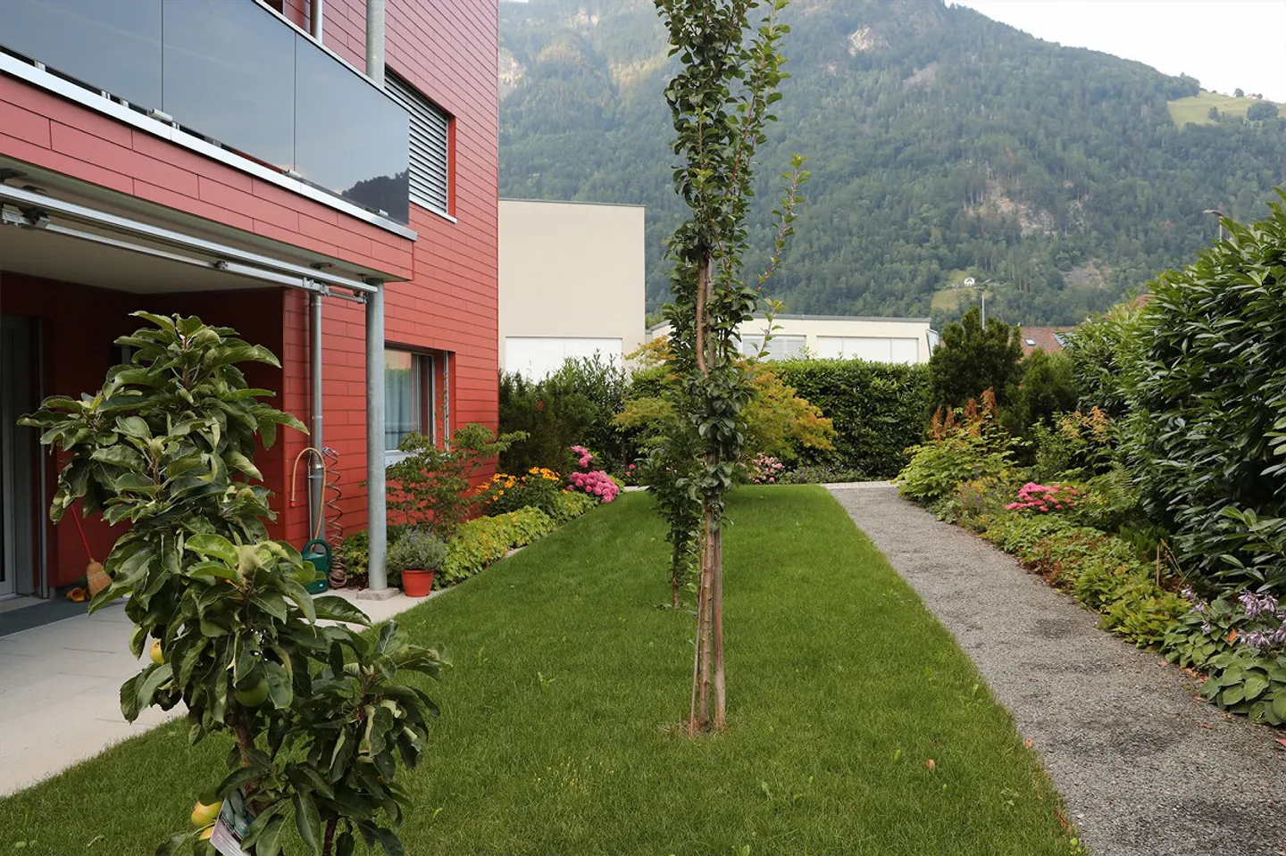 Vivere in modo individuale con vista panoramica sulle montagne - Foto 4 di 24